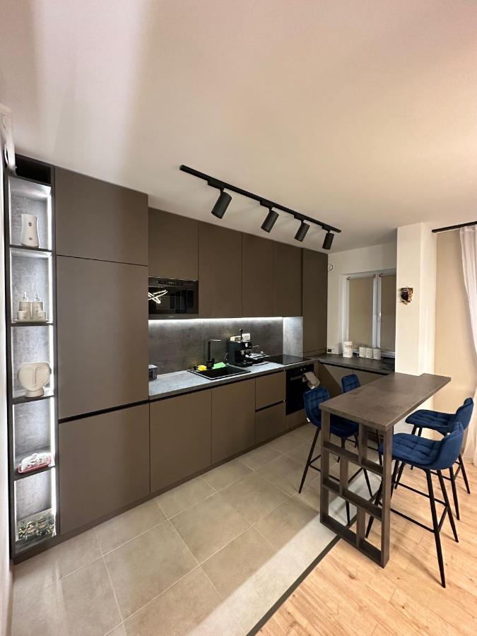 Coresi Luxury Apartments Braşov Buitenkant foto
