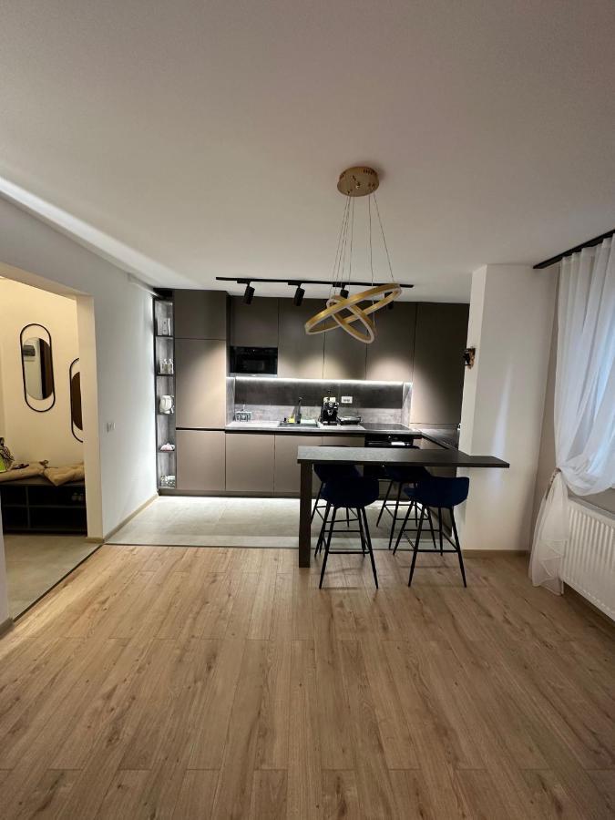 Coresi Luxury Apartments Braşov Buitenkant foto